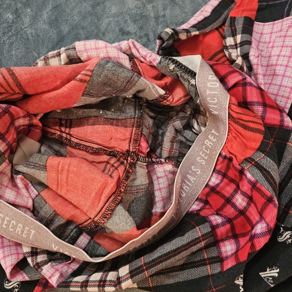 Victoria's Secret Patchwork Pajama Bottoms - Red, Pink, Black Size Small - Picture 4 of 9